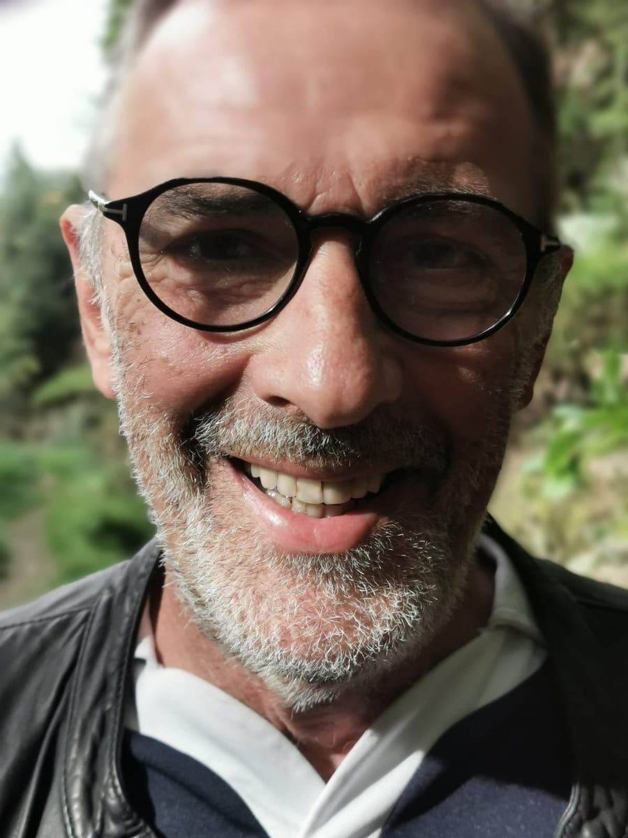 Profil von Eron